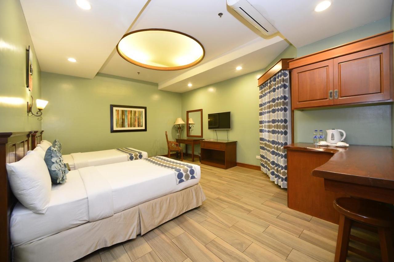 Hotel Paragon And